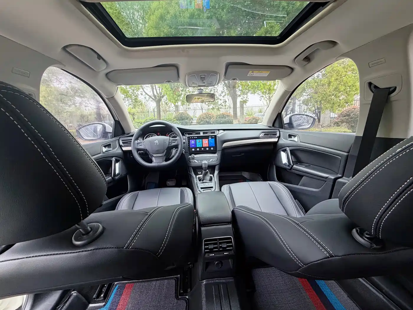 Peugeot 408 2014 1.8L Automatic Luxury Edition фото 12