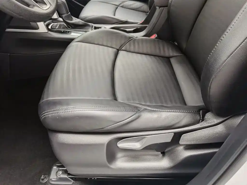Toyota Frontlander 2022 2.0L CVT Elite фото 20