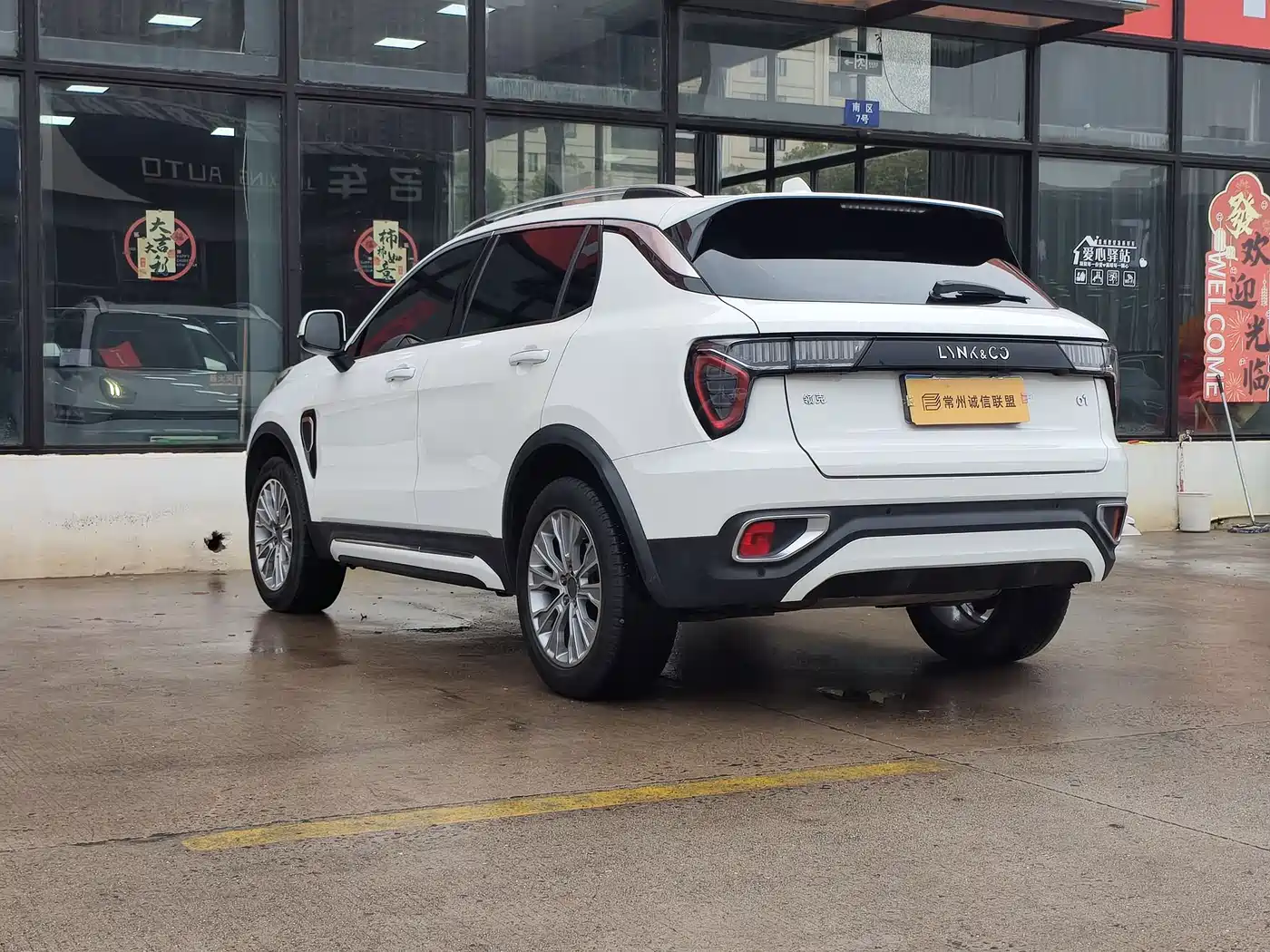 Lynk & Co 01 2017 2.0T 2WD фото 17
