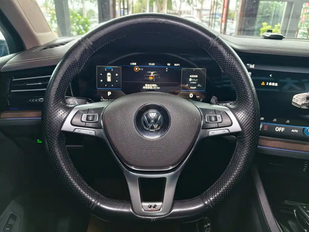 Volkswagen Touareg 2019 2.0TSI Sharp Wing Edition China VI фото 9