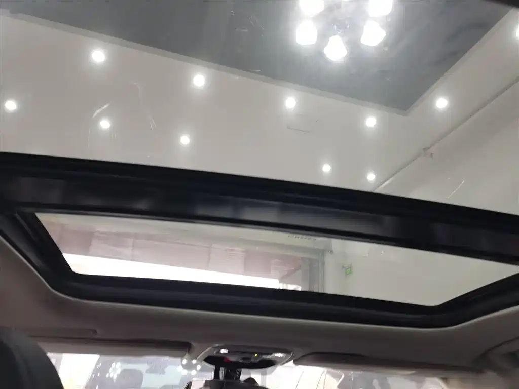 Lynk & Co 02 2018 1.5T DCT 2WD Power Edition China V фото 18