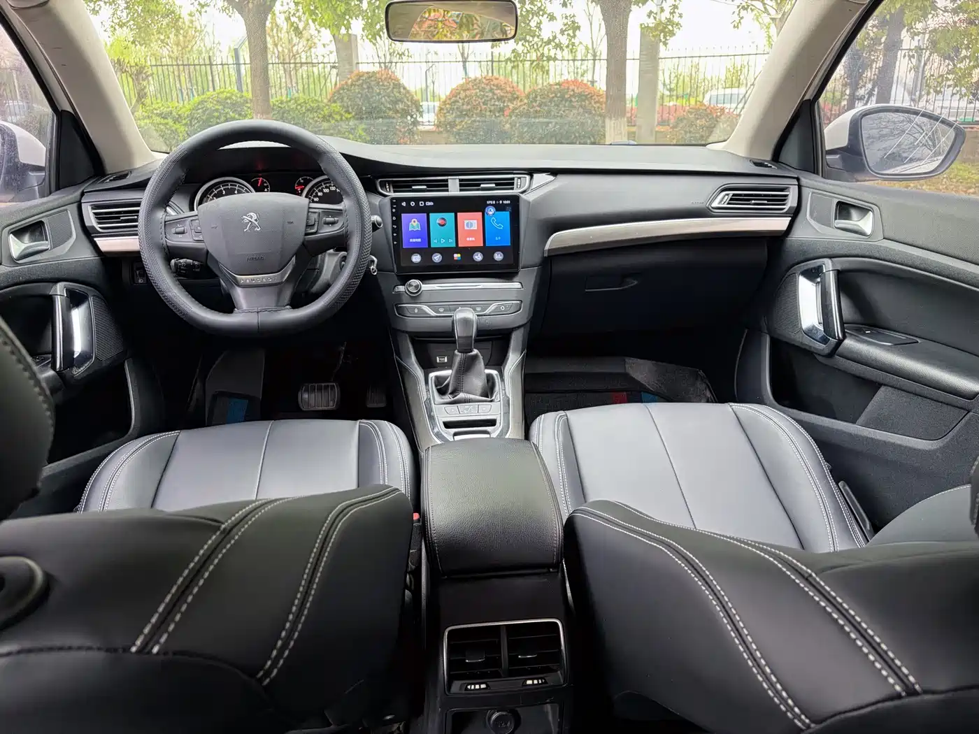 Peugeot 408 2014 1.8L Automatic Luxury Edition фото 13