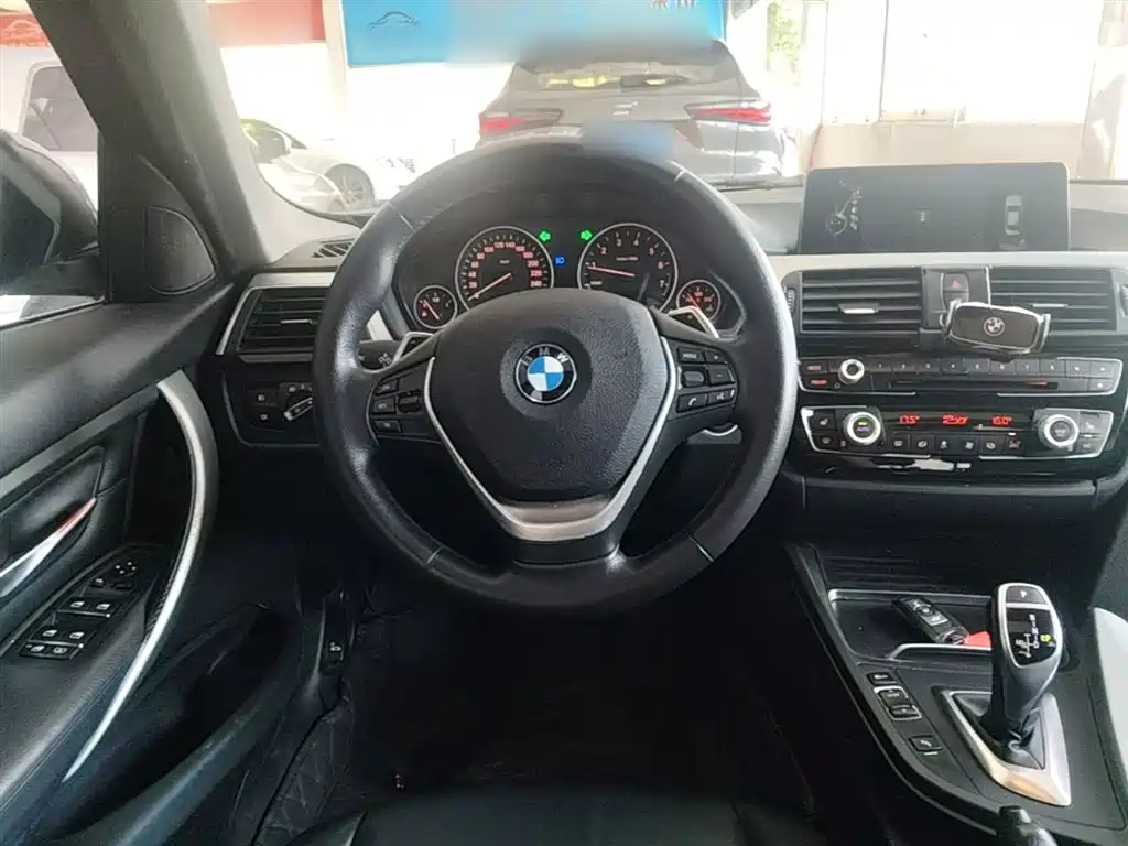 BMW 3 Series 2016 328Li Fashion фото 11