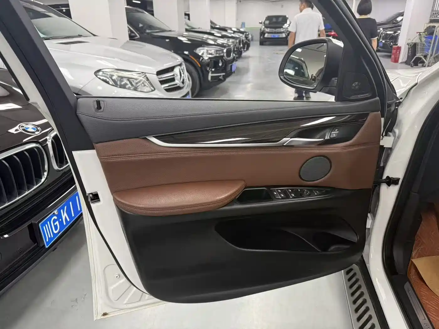 BMW X6 2015 xDrive35i Leading Type фото 8