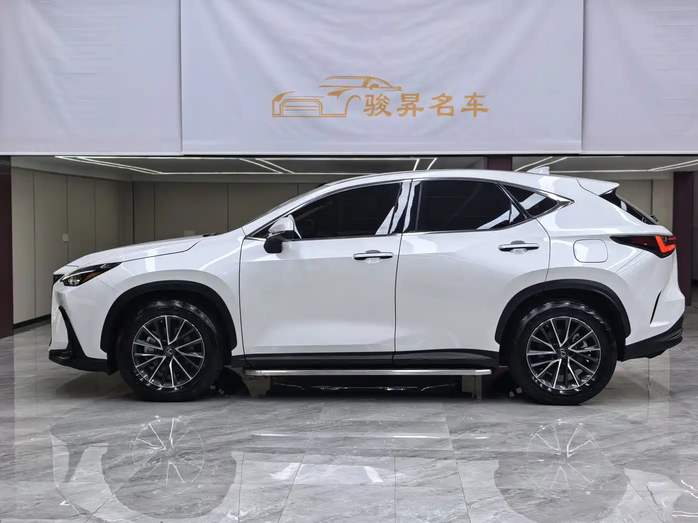 Фото 7 - Lexus NX