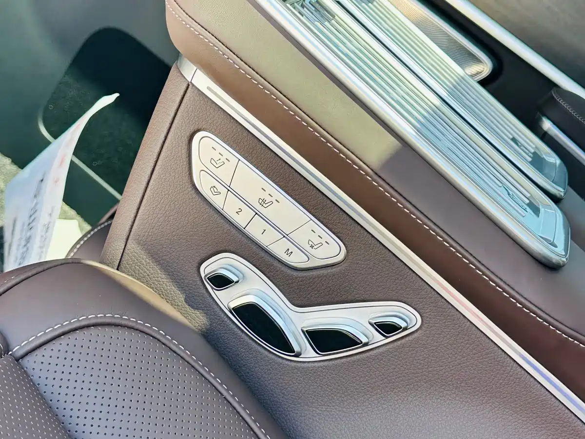 Mercedes-Benz V-Class 2024 V 300 L Long Wheelbase Luxury Edition фото 24