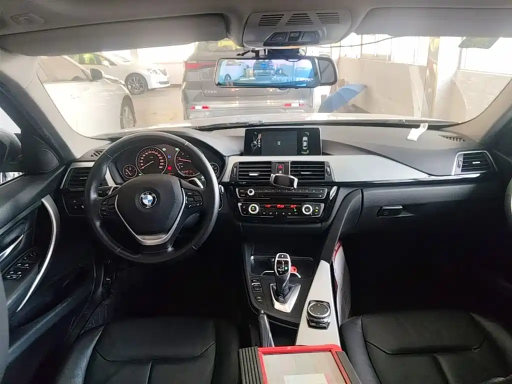 BMW 3 Series 2016 328Li Fashion фото 10