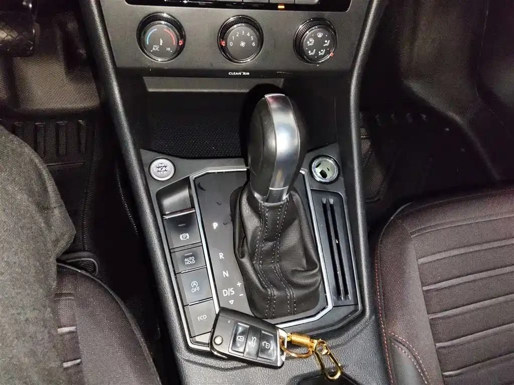 Volkswagen Lavida 2024 Model 300TSI DSG Starlight Full Comfort Edition фото 14