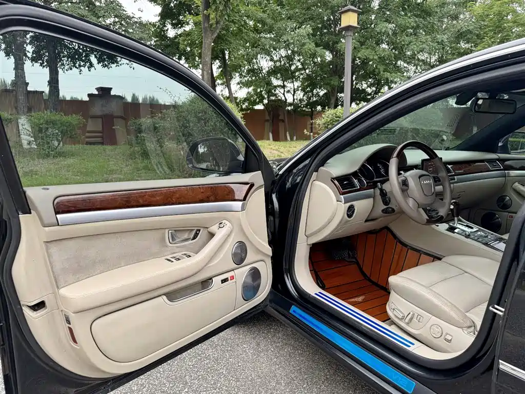 Audi A8 2009 Audi A8L 6.0 W12 quattro Exclusive фото 6
