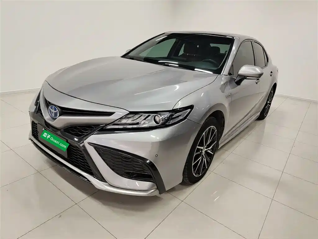 Toyota Camry 2021 Hybrid 2.5HS Fashion Edition фото 2