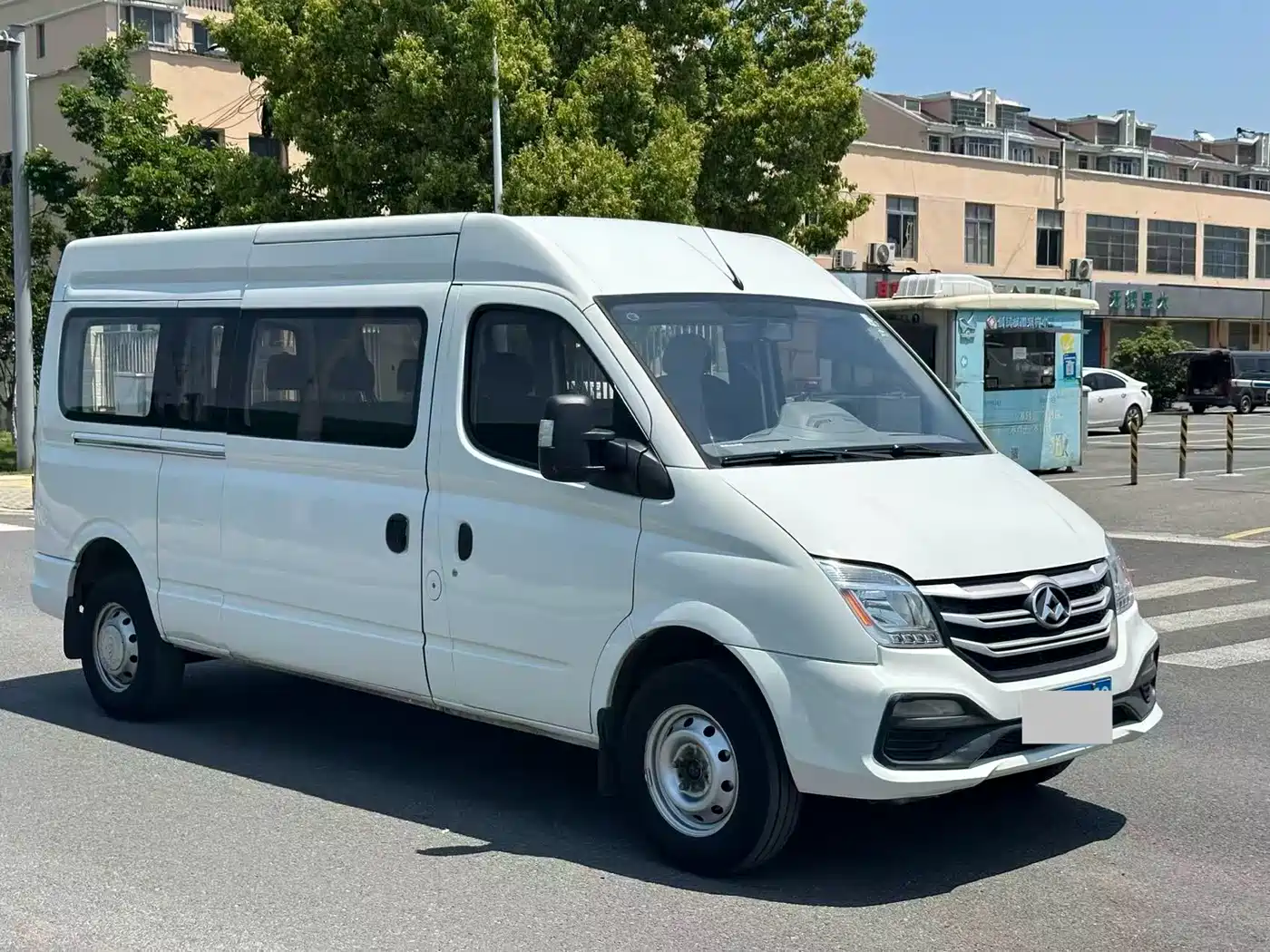SAIC Maxus Xintu V80 2016 2.5T Manual Aoyun Tong China IV Long Wheelbase Medium Roof 7-seater фото 6