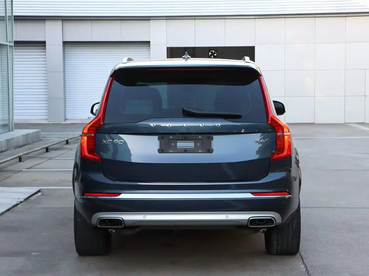 Фото 8 - Volvo XC90