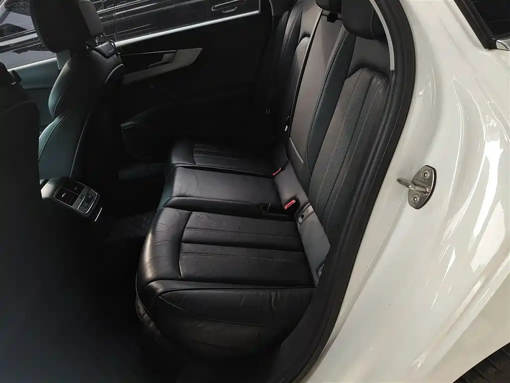 Audi A4L 2020 40 TFSI Fashion Dynamic Edition фото 17