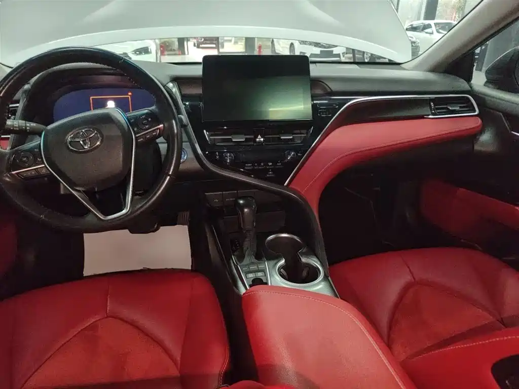 Toyota Camry 2021 Hybrid 2.5HS Fashion Edition фото 10