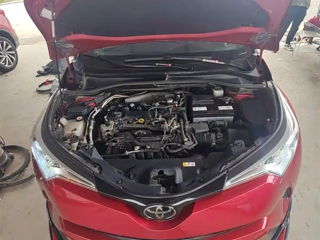 Toyota C-HR 2020 Model 2.0L Leading фото 16