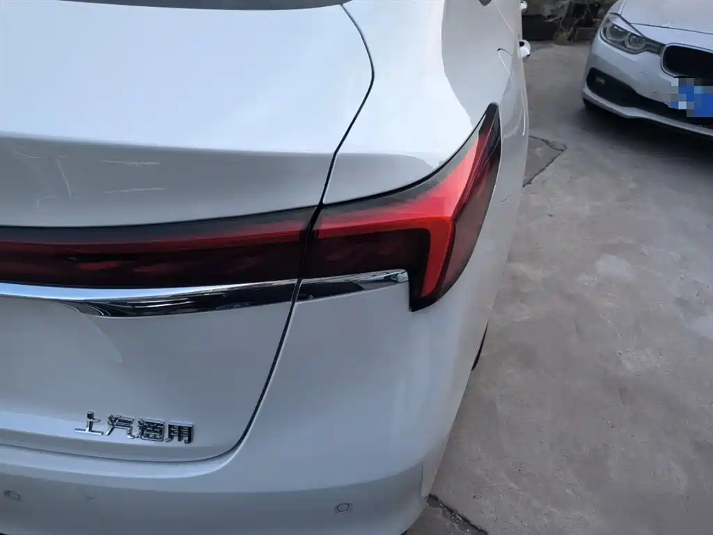 BUICK LACROSSE