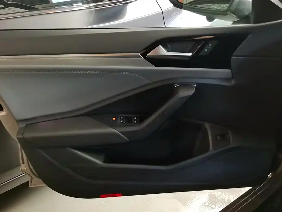 Volkswagen Sagitar 2019 280TSI DSG Comfort Edition China VI фото 7