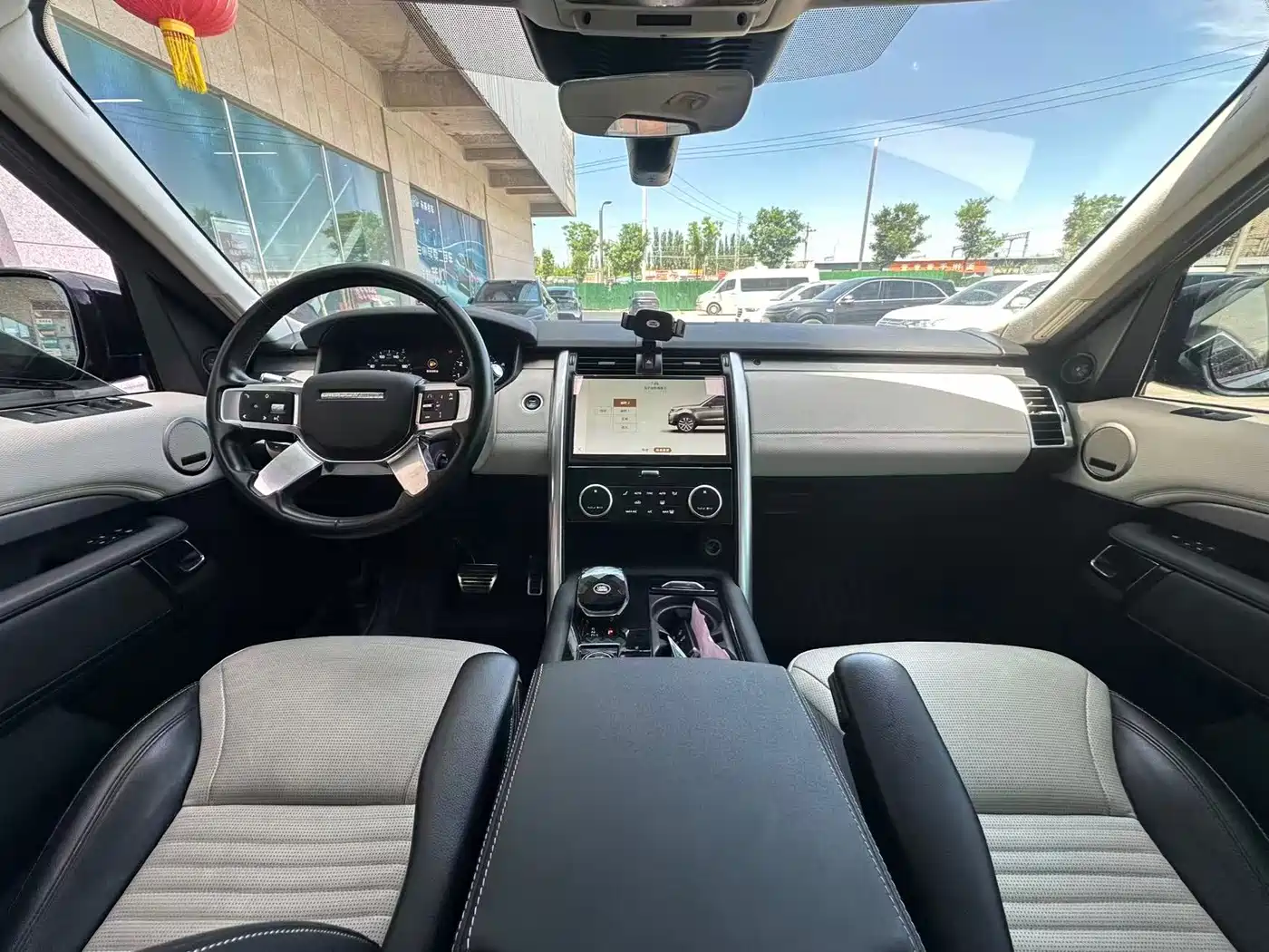 Land Rover Discovery 2021 360PS R-Dynamic SE фото 8