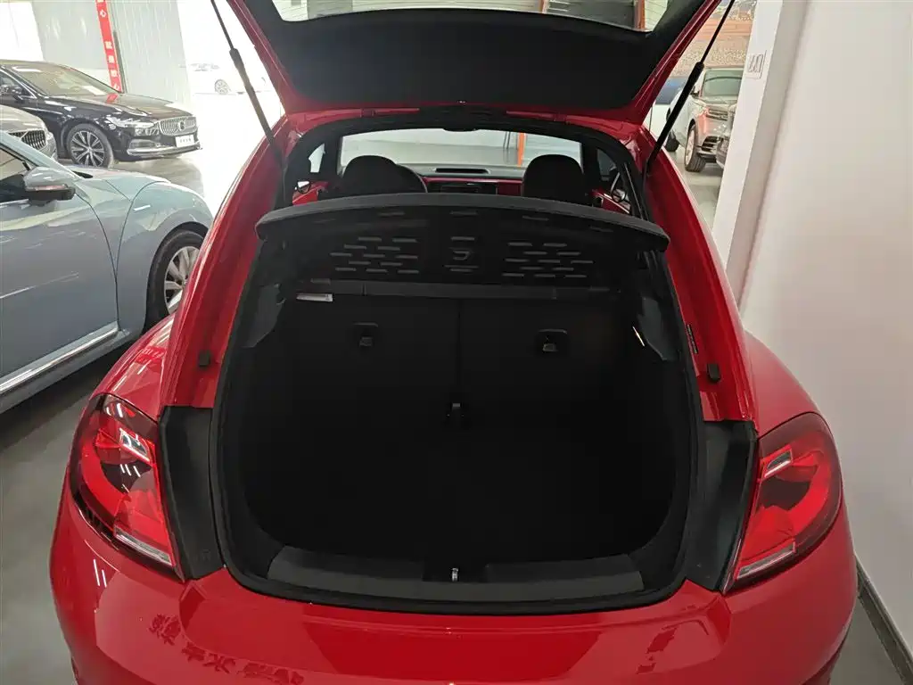 Volkswagen Beetle 2018 180TSI Easy Joy Edition фото 15