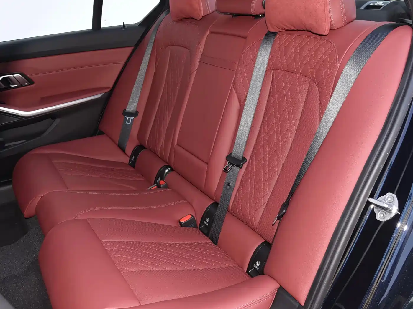 BMW 3 Series 2026 325Li M Sport Package фото 11