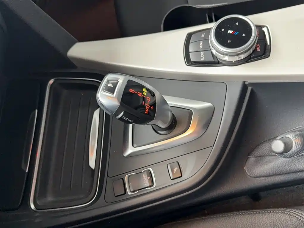 BMW 3 Series 2015 320Li Super Joy Fashion фото 3