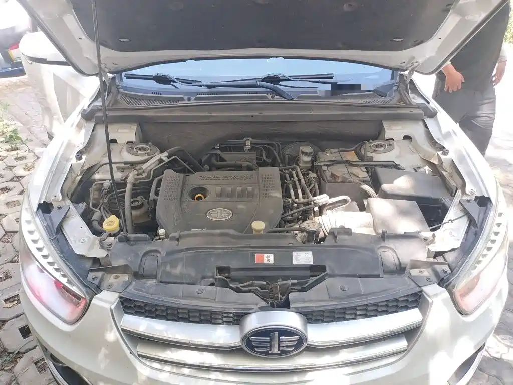 Besturn X80 2015 2015 2.0L Manual Luxury