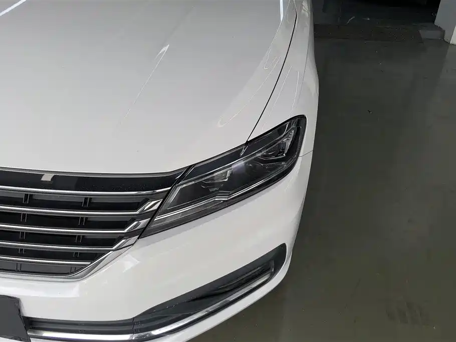 Volkswagen Lavida 2022 1.5L Auto Comfort Edition фото 5