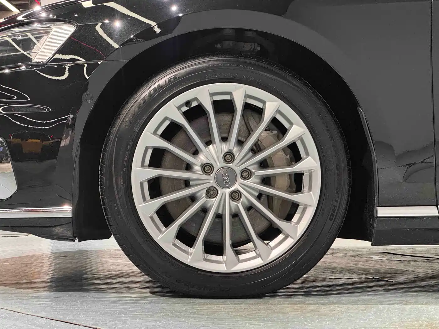 Audi A8 2018 A8L 55 TFSI quattro Launch Premium фото 17