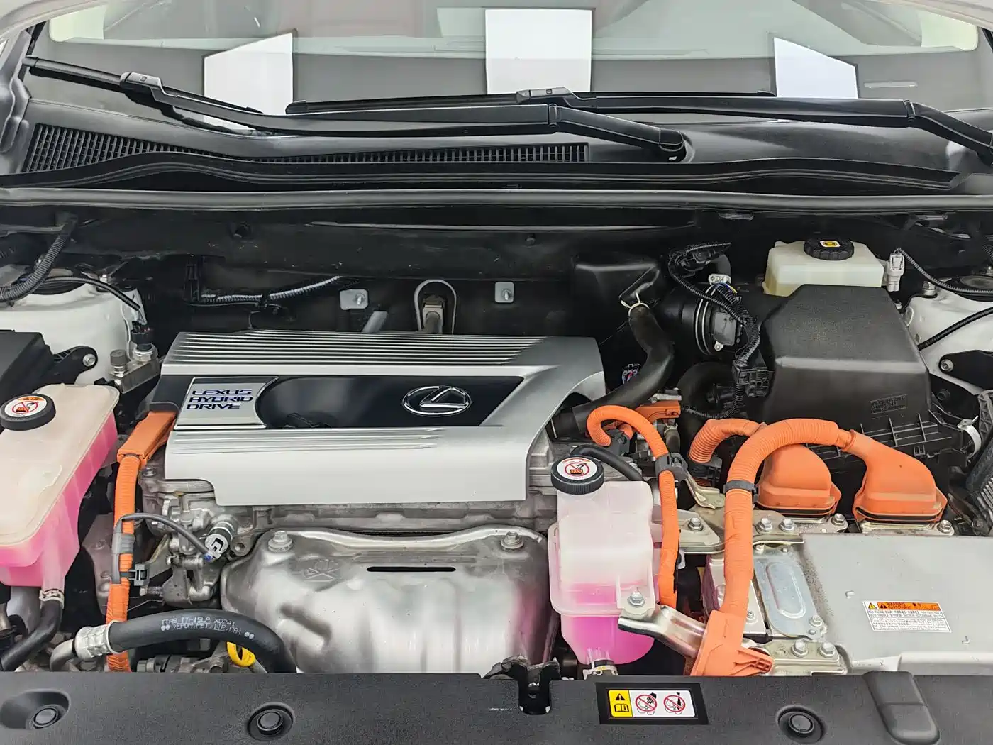 Lexus NX 2020 300h FWD F Sport China VI фото 17