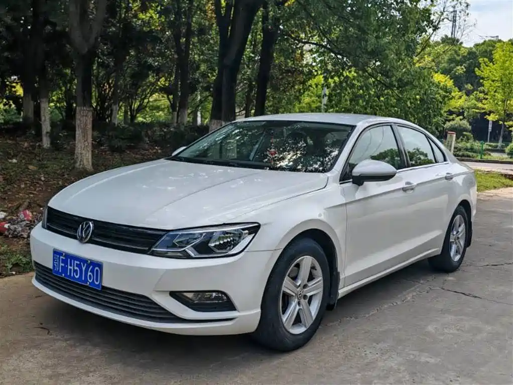 Volkswagen Lamando 2015 230TSI DSG Style