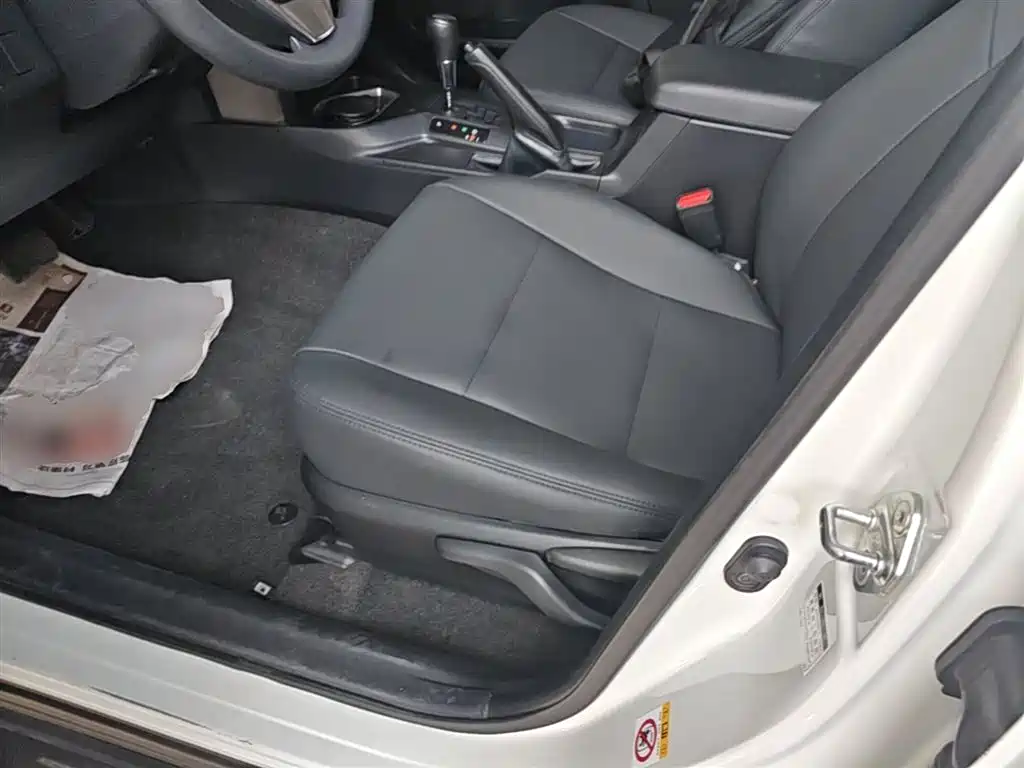 Toyota RAV4 Rongfang 2016 2.0L CVT 2WD Trend (China V) фото 15