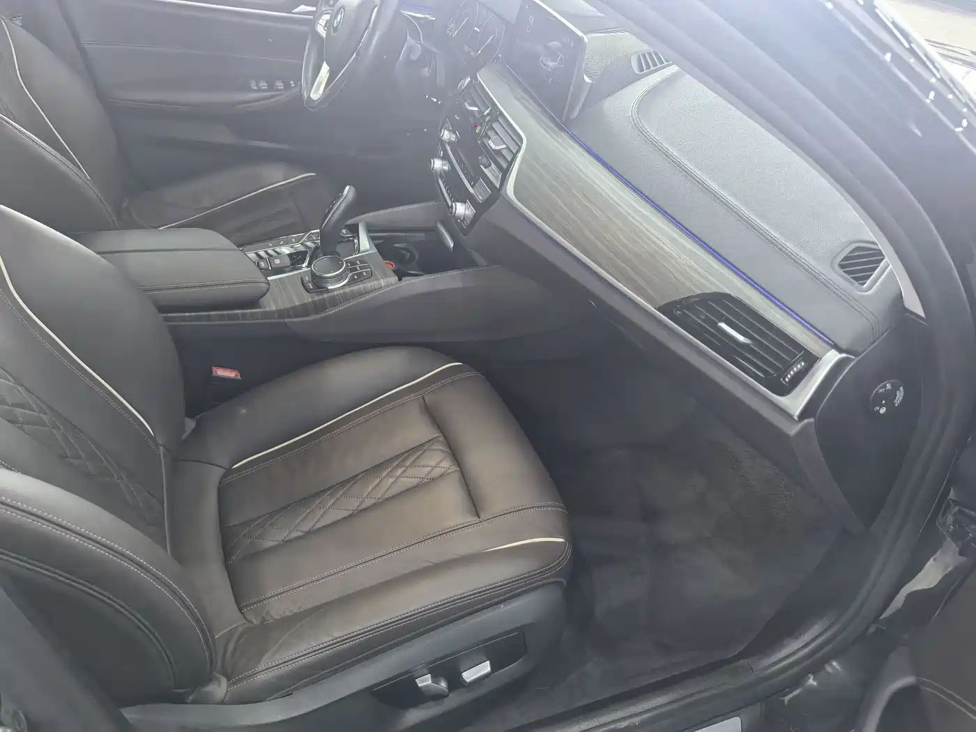 BMW 5 Series New Energy 2019 530Le Luxury Package фото 19
