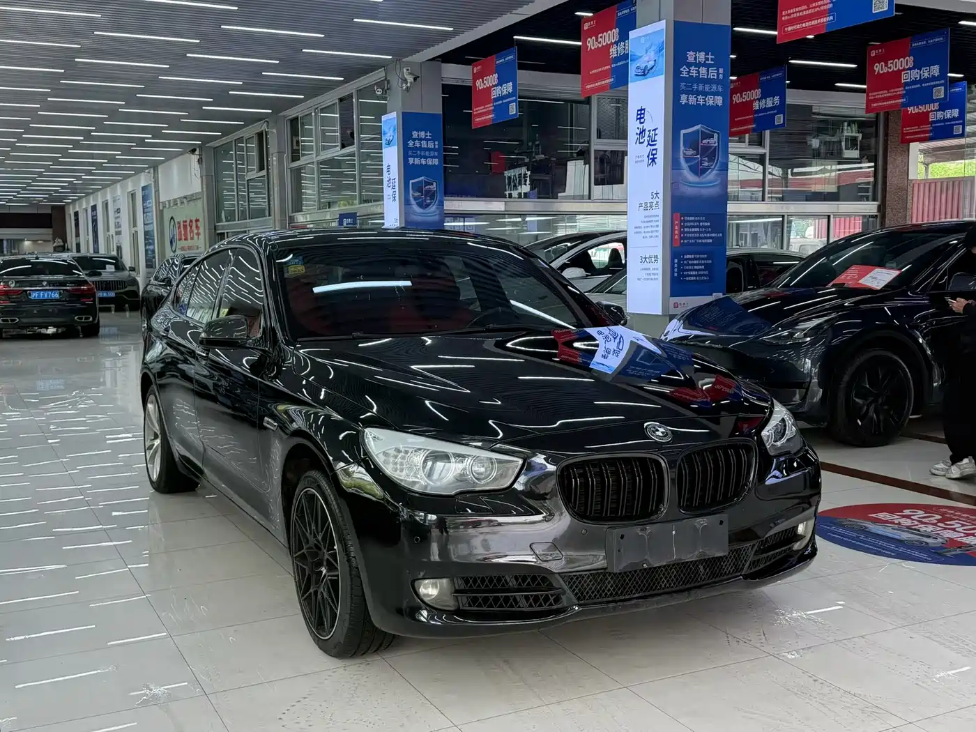 BMW 5 Series GT 2011 535i xDrive Luxury Model фото 3