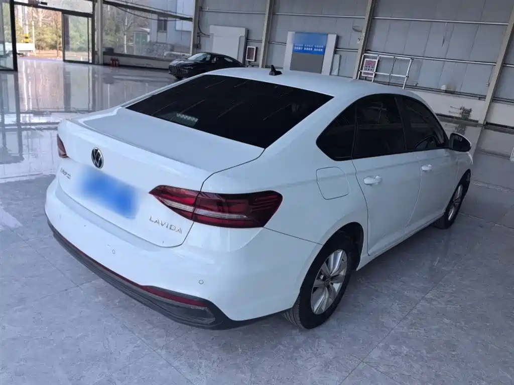 Volkswagen Lavida 2023 1.5L Auto Delight Edition фото 7