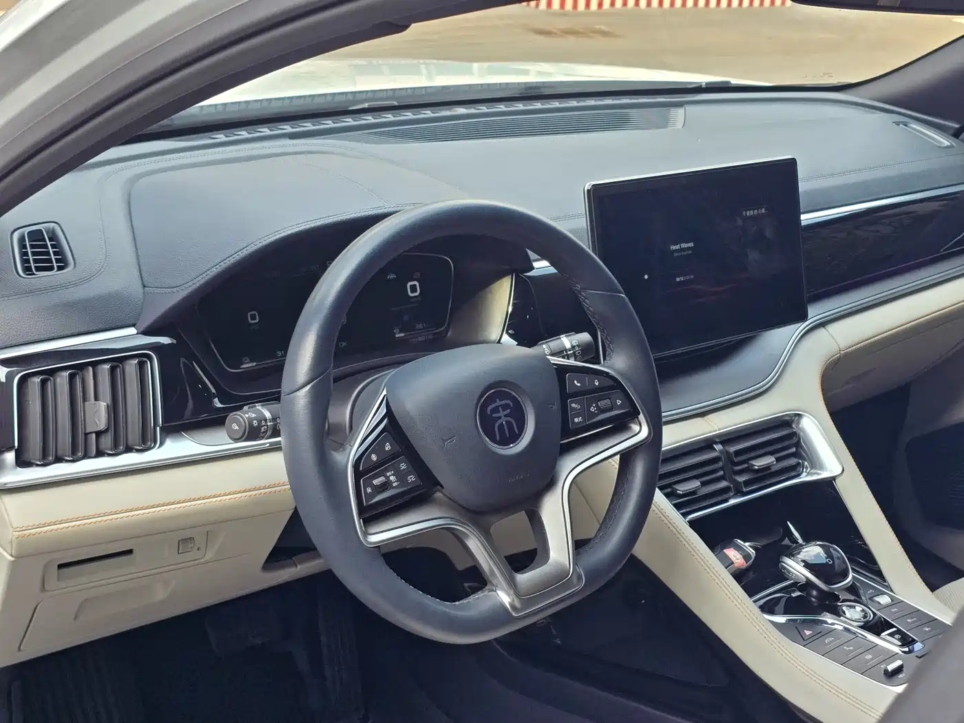BYD Song PLUS PHEV 2021 DM-i 51KM Honor фото 15