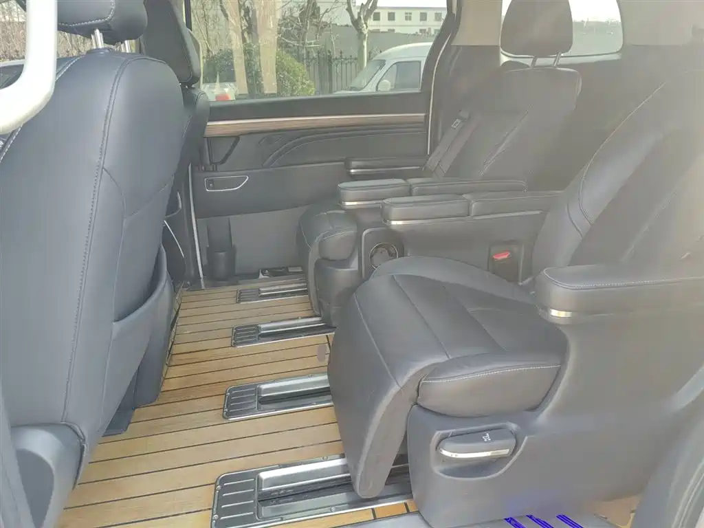 GAC Trumpchi Trumpchi M8 2021 Leading Show Series 390T Ultimate Edition фото 17
