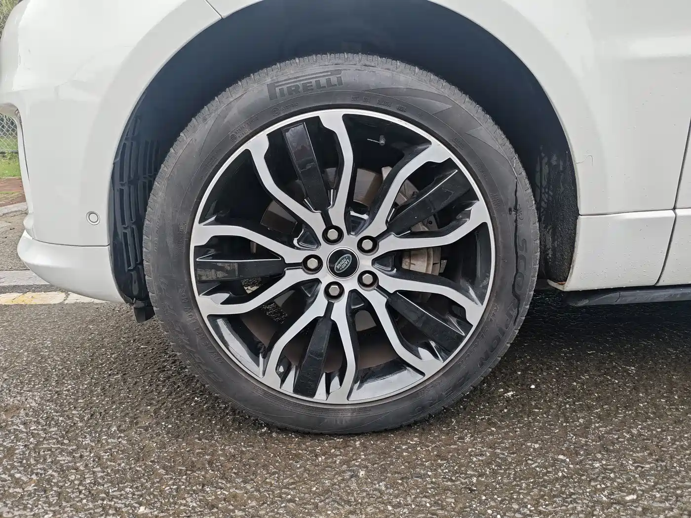 Land Rover Range Rover Sport 2022 3.0 L6 Gloss Black Edition фото 27
