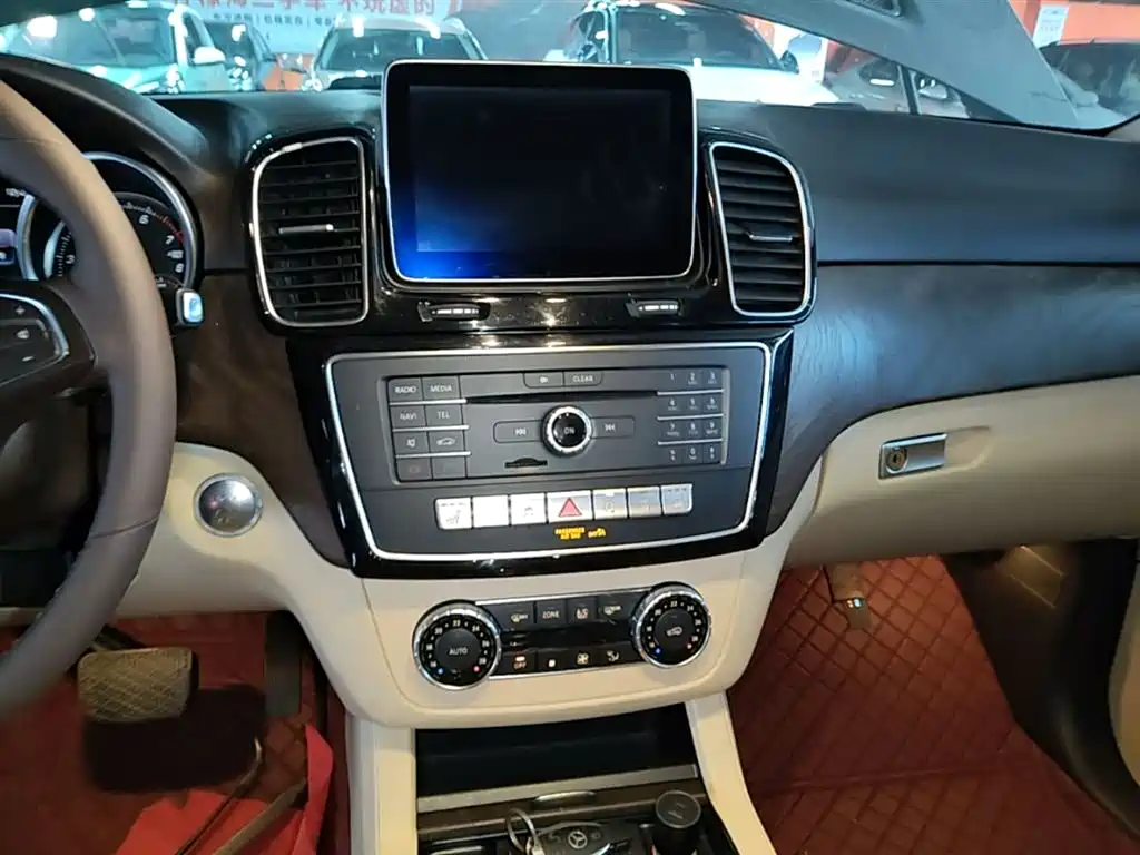 Mercedes-Benz GLE 2015 GLE 400 4MATIC фото 13