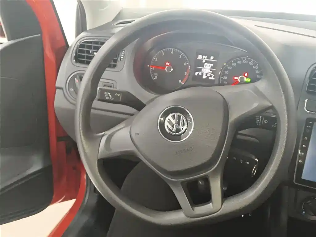 Volkswagen Polo 2016 1.4L Automatic Trend фото 7