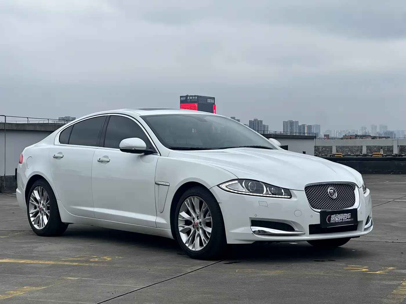 Jaguar XF 2014 2015 XF 2.0T Luxury Edition