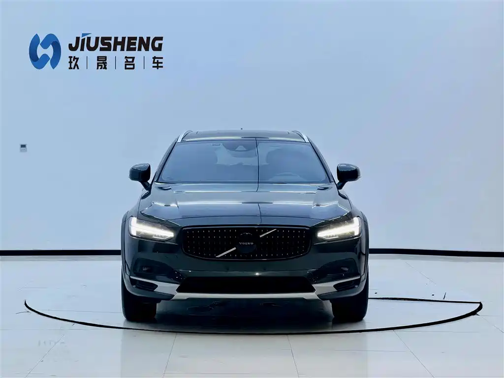 Фото 2 - Volvo V90