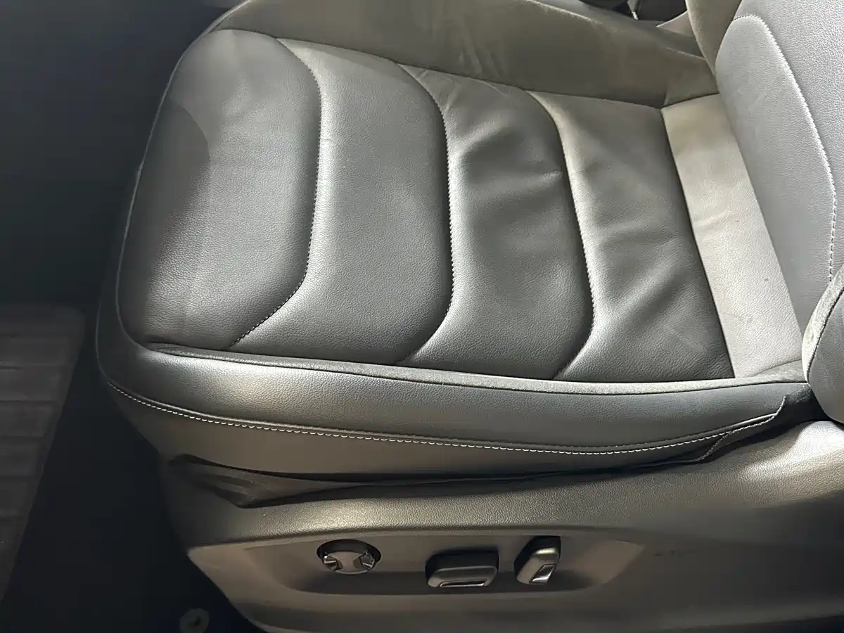 Volkswagen Tiguan L 2021 330TSI Automatic 2WD R-Line Premium фото 11