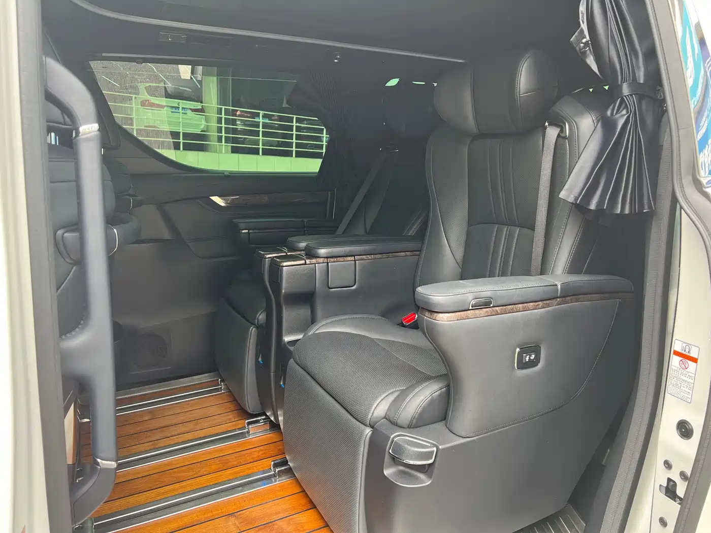 Toyota Vellfire 2022 2021 Crown Hybrid 2.5L HV Premium Edition