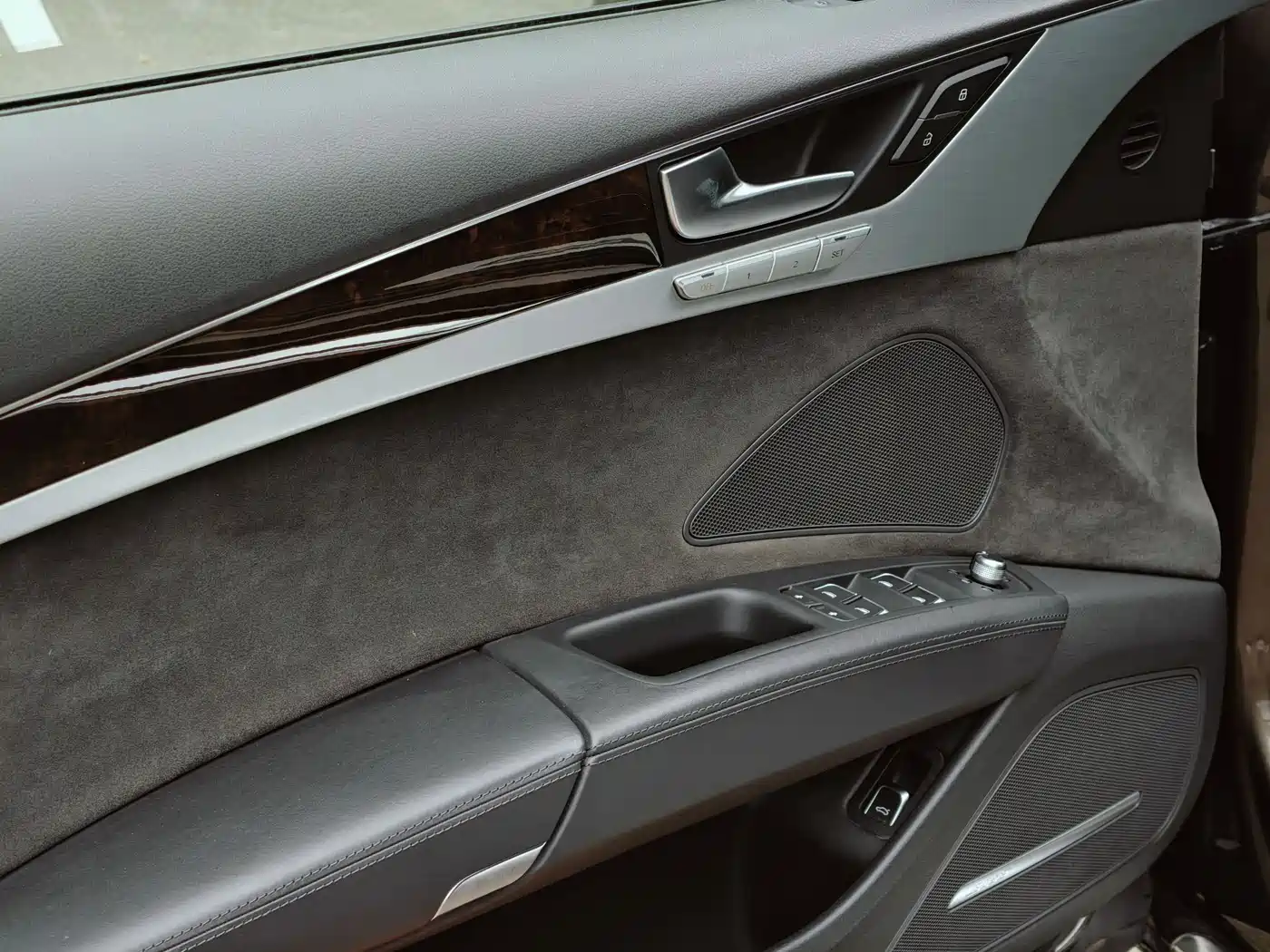 Audi A8 2014 A8L 45 TFSI quattro Luxury фото 13