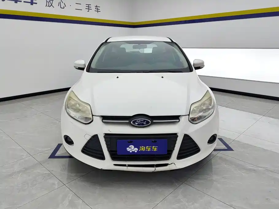 Фото 2 - Ford Focus