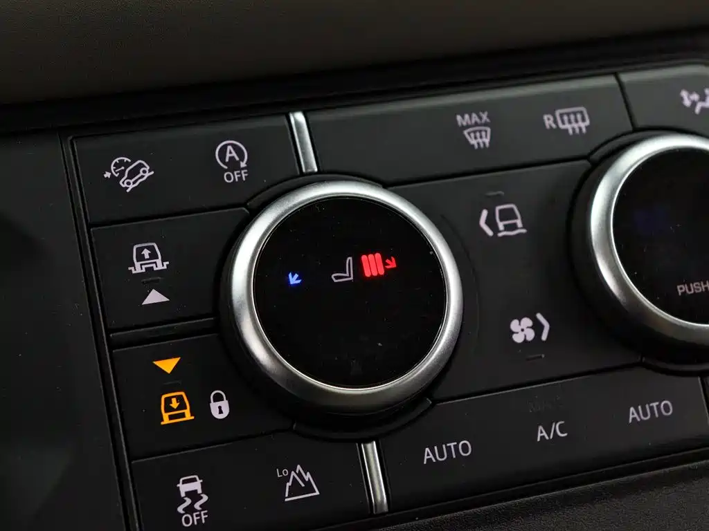 Land Rover Defender 2021 110 P400 SE фото 25
