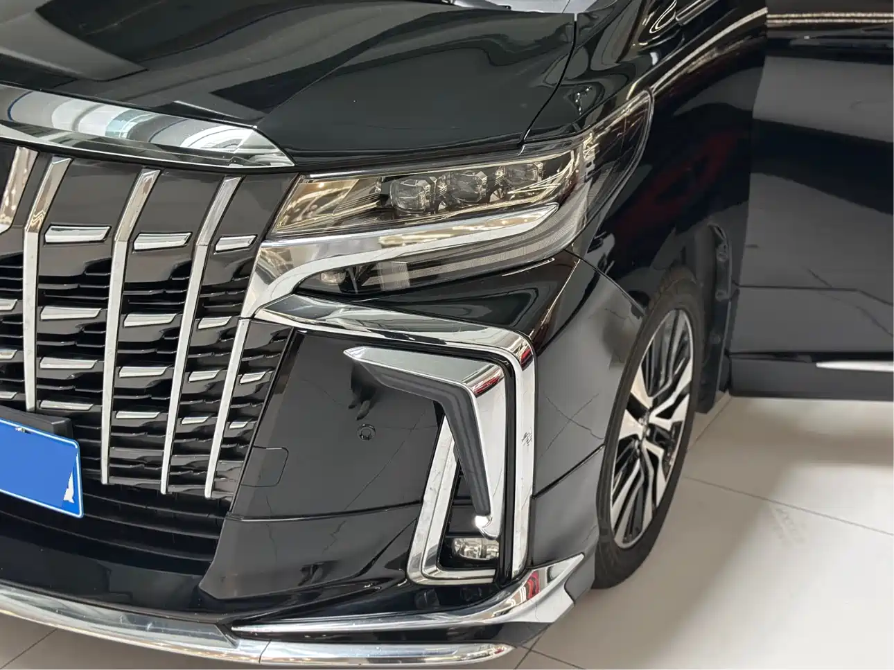 Toyota Alphard 2015 3.5L Luxury Edition фото 13