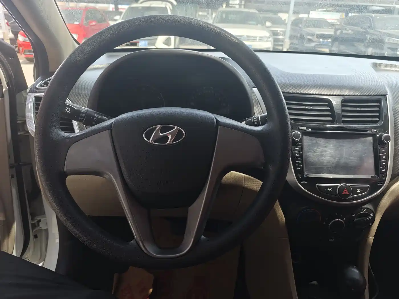 Hyundai Verna 2014 1.4L Automatic Smart GLS фото 8
