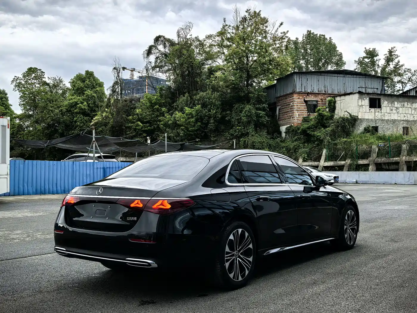 Mercedes-Benz E-Class 2026 E 300 L Luxury фото 10