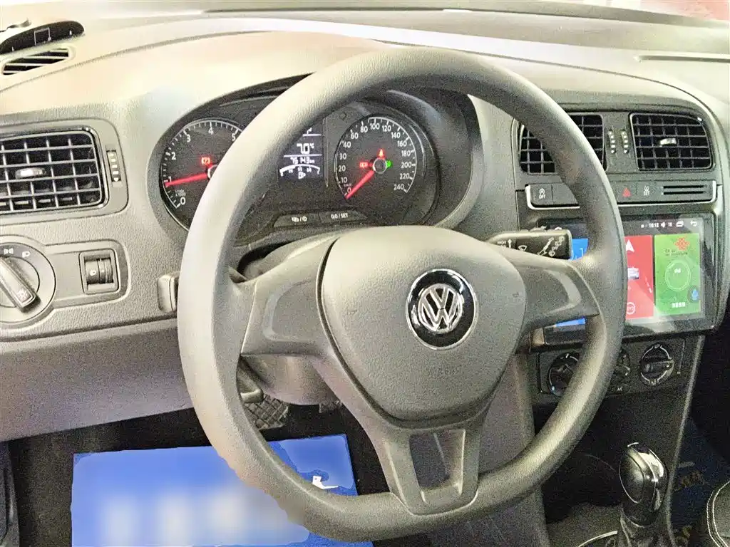 Volkswagen Polo 2018 1.5L Auto Safe Drive фото 7